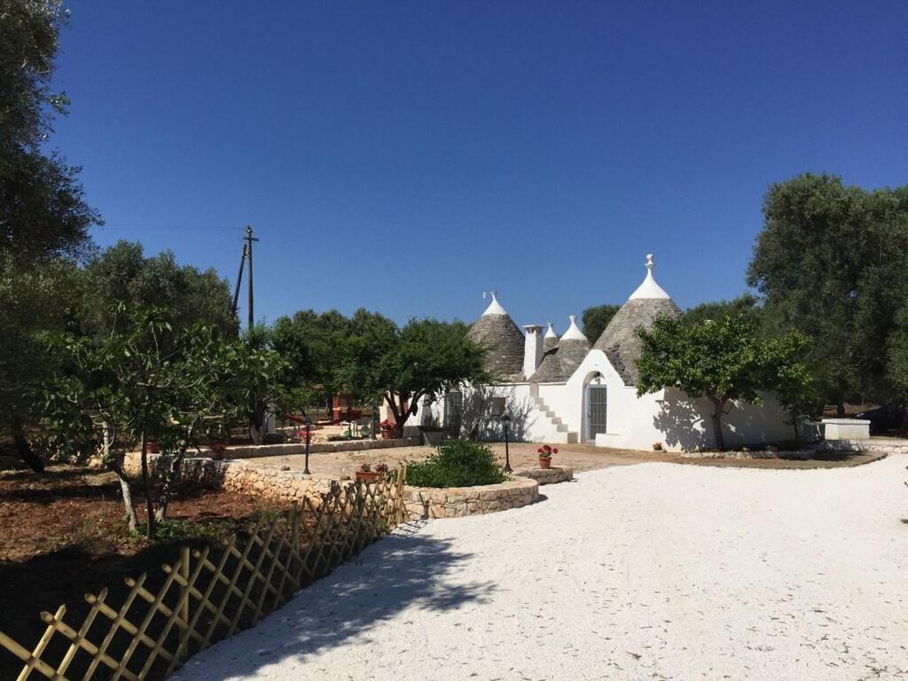 סן מיקלה סלנטינו Chateaux Des Trulli מראה חיצוני תמונה