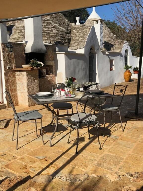 סן מיקלה סלנטינו Chateaux Des Trulli מראה חיצוני תמונה